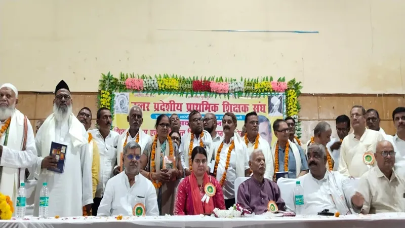 सुलतानपुर: शिक्षक दिवस पर बोले देवेंद्र प्रताप सिंह- शिक्षक ही देश की तकदीर और तस्वीर बदलते हैं