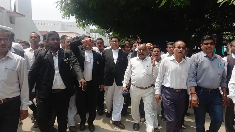 अयोध्या: बार काउन्सिल के आह्वान पर हड़ताल पर रहे अधिवक्ता, सीएम को भेजा ज्ञापन