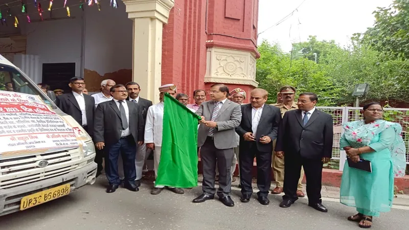 लखनऊ: 9 सितंबर को लोक अदालत, प्रचार वाहन रवाना