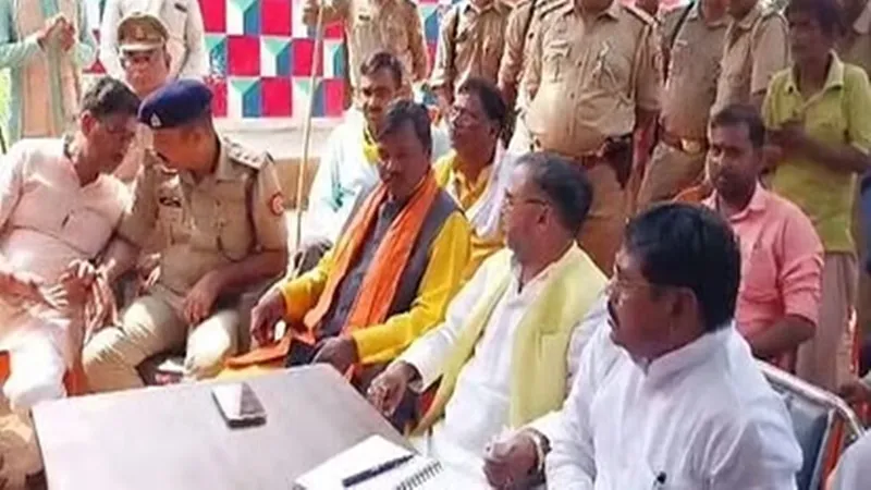 सोनभद्र: पूर्व सांसद छोटेलाल खरवार ने पुलिस को दी धमकी, वीडियो वायरल