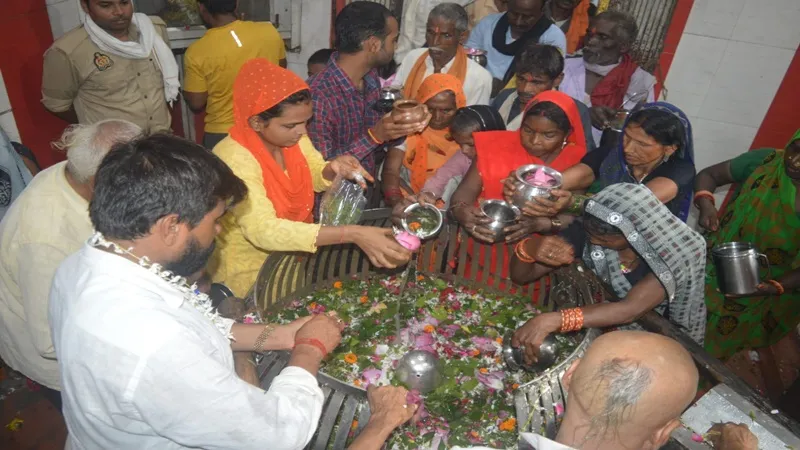 अयोध्या: पूर्णिमा स्नान के साथ सावन झूला मेला का हुआ समापन