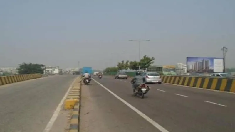 लखनऊ ट्रैफिक पुलिस पर ऑटो चालकों ने लगाया वसूली का आरोप, जानें क्या है मामला    