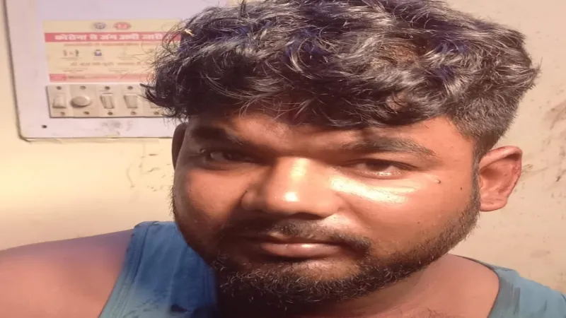 प्रतापगढ़ : बदमाशों ने युवक से लूटी बाइक, पेट्रोल खत्म होने पर ग्रामीणों ने पकड़कर पीटा