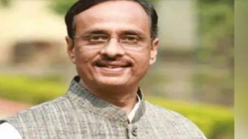 दिनेश शर्मा पहुंचे BJP मुख्यालय, करेंगे नामांकन - CM योगी ने दिया पार्टी को धन्यवाद