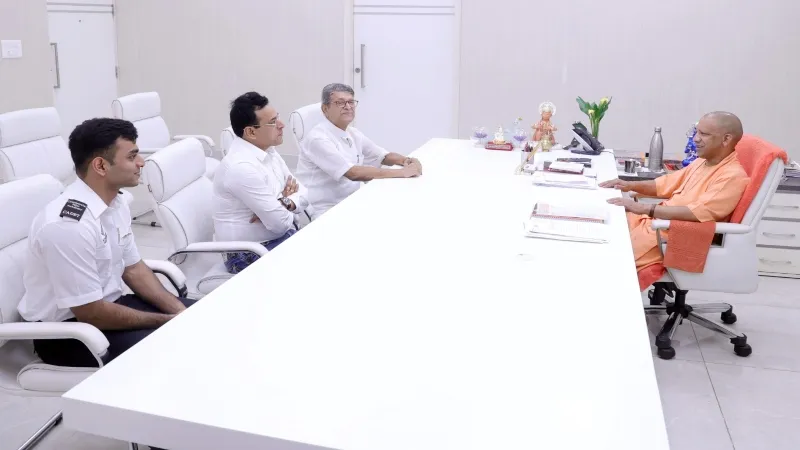 मुख्यमंत्री से मिले विधायक, दी विकास कार्यों की जानकारी 