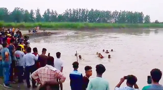 किच्छा: दोस्तों के साथ गौला नदी में नहाने गया युवक गहरे पानी में डूबा