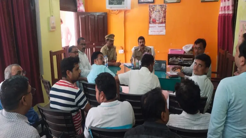 रायबरेली : घटनाओं को लेकर सजग हुई पुलिस, सर्राफा व्यवसायियों को किया सचेत