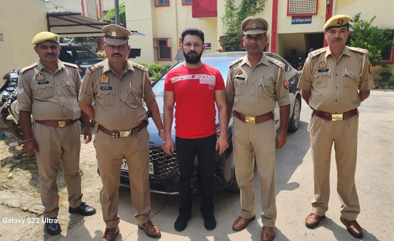 बरेली: वर्दी पहनने वाले अतीक-अशरफ के गुर्गों के चेहरों से हट सकता है नकाब, जानिए मामला