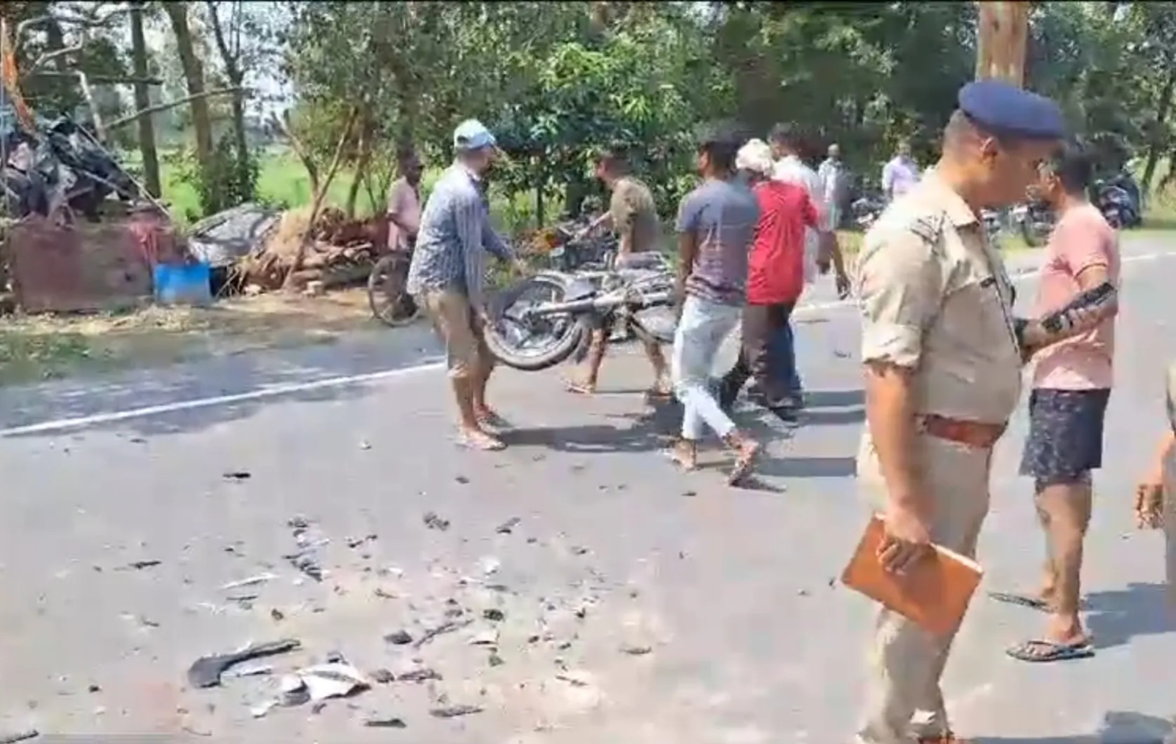 किच्छा: कार से टकराकर दो बाइकों की जोरदार भिडंत, दो युवकों की दर्दनाक मौत