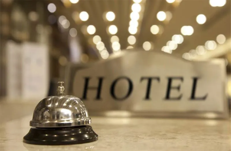 हल्द्वानी: मां गायत्री होटल में सेक्स रैकेट का भंडाफोड़, भाग गया होटल मालिक