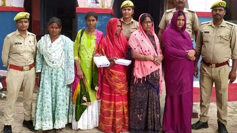 अयोध्या में श्रद्धालुओं की चेन पार वाली पांच महिलाएं गिरफ्तार