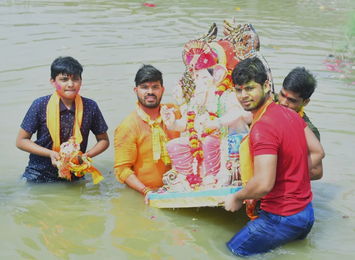बरेली: गणपति बप्पा अगले बरस तू जल्दी आना...