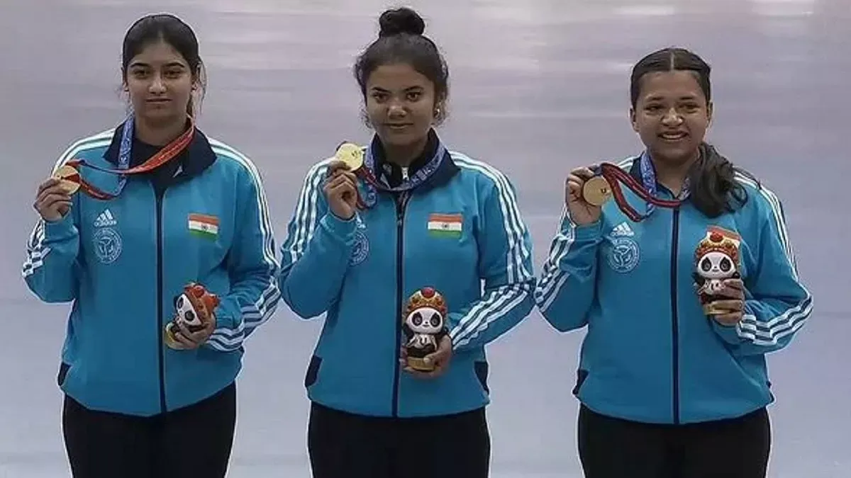 भारत ने महिला 50 मीटर थ्री पोजीशन में टीम स्पर्धा का रजत पदक जीता 
