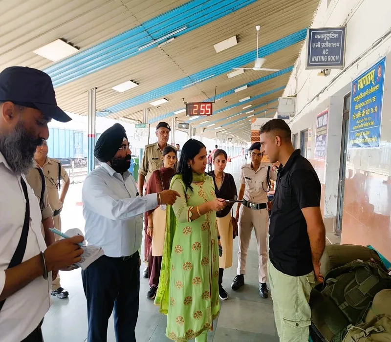 कल मुरादाबाद आ सकते हैं रेलवे के जीएम, स्टेशन पर सफाई तेज...व्यवस्थाएं दुरुस्त की