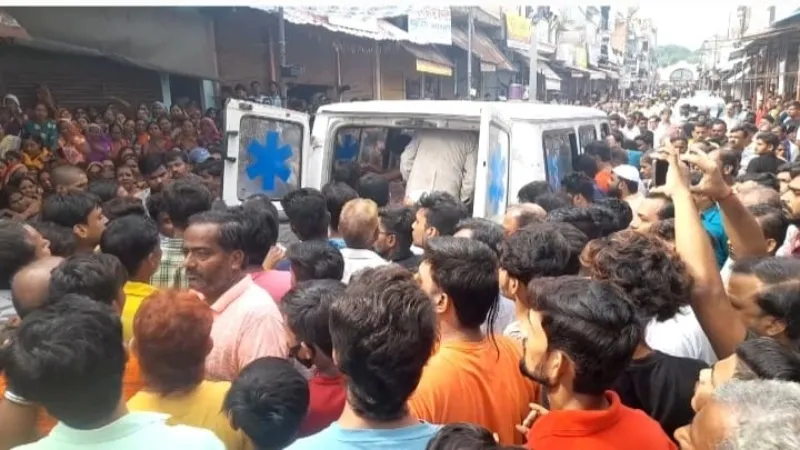 प्रयागराज में वृद्ध और किशोर की हत्या, दहशत में आये लोग  