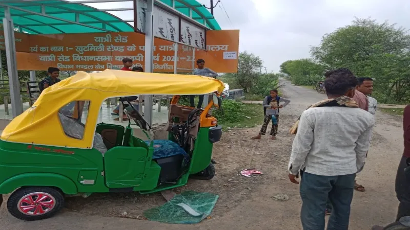 हमीरपुर : अनियंत्रित ट्रैक्टर-ट्राली आटो से भिड़ी, एक की मौत - छह घायल  