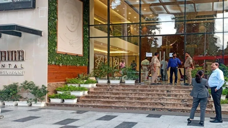 प्रयागराज : शहर के नामचीन होटलों में सीजीएसटी विभाग का छापा, करोड़ो की जीेएसटी चोरी का मामला