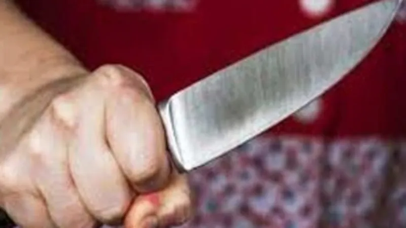 दुस्साहस : रायबरेली में दबंगों ने सिपाही पर चाकू से किये कई वार, अस्पताल में चल रहा इलाज  