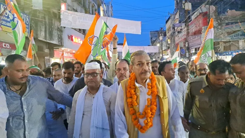भारत जोड़ो यात्रा : प्रयागराज में कांग्रेस ने निकाली यात्रा, प्रमोद तिवारी और अजय राय हुए शामिल  