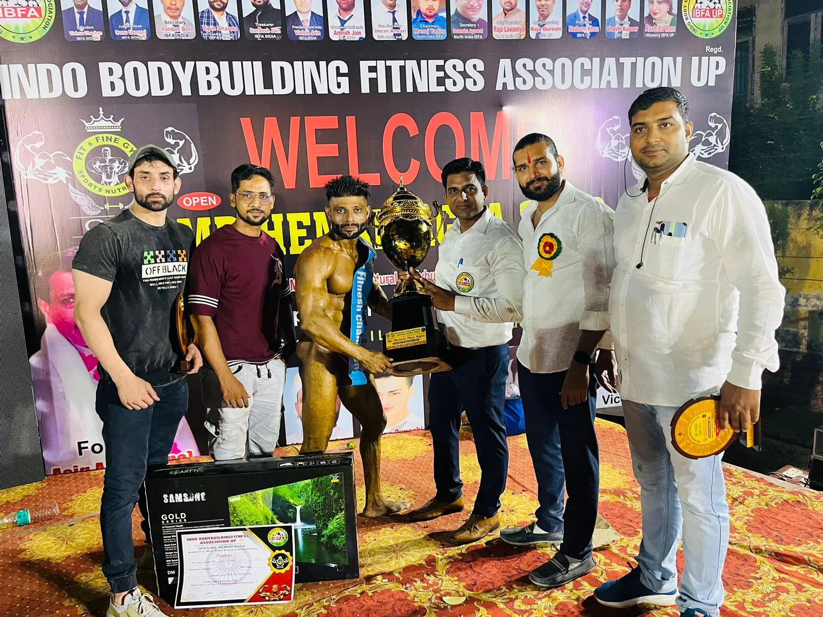 आगरा में ओवरऑल चैंपियन और मसल्स मैन बने बरेली के मोहम्मद कमर