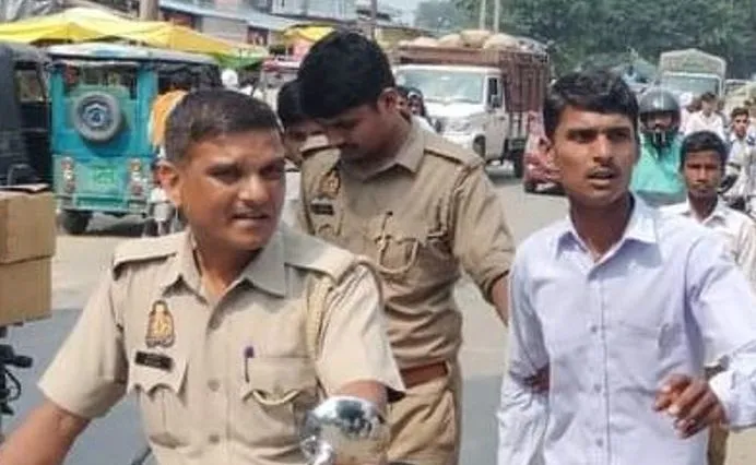 शाहजहांपुर: छात्रा की सुरक्षा को लेकर एसपी ने लगाई निगोही पुलिस की क्लास