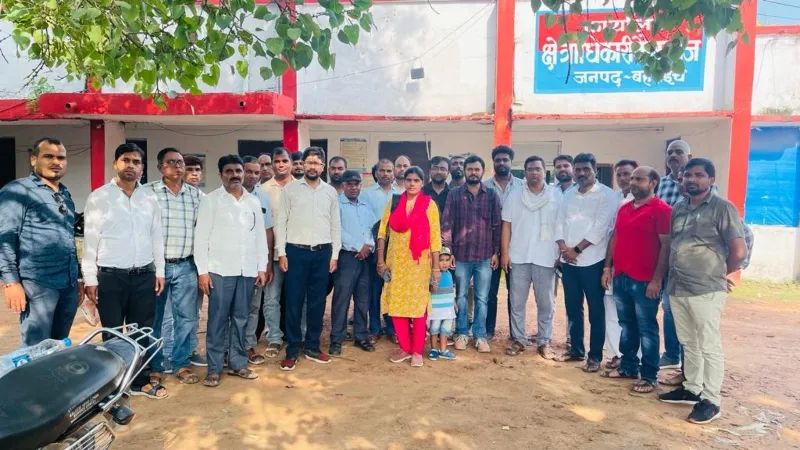 बहराइच : कल शिक्षक की हुई पिटाई, आज दर्ज हो गया छेड़छाड़ का मुकदमा