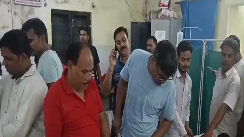 सीतापुर: एचटी लाइन टूटकर गिरी, दो मासूम बच्चों सहित महिला गंभीर झुलसी