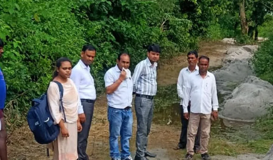 पीलीभीत: अवैध खनन...सीओ खाली हाथ लौट आए, एडीएम की टीम ने पकड़ा भंडारण, बोले- FIR कराओ