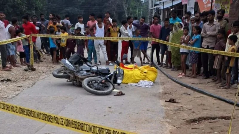 Ayodhya crime news : ठिकाने लगाने को बाइक से लेकर निकले पॉलिथीन में लिपटी लाश, ब्रेकर से टकरा कर गिरे संदिग्ध