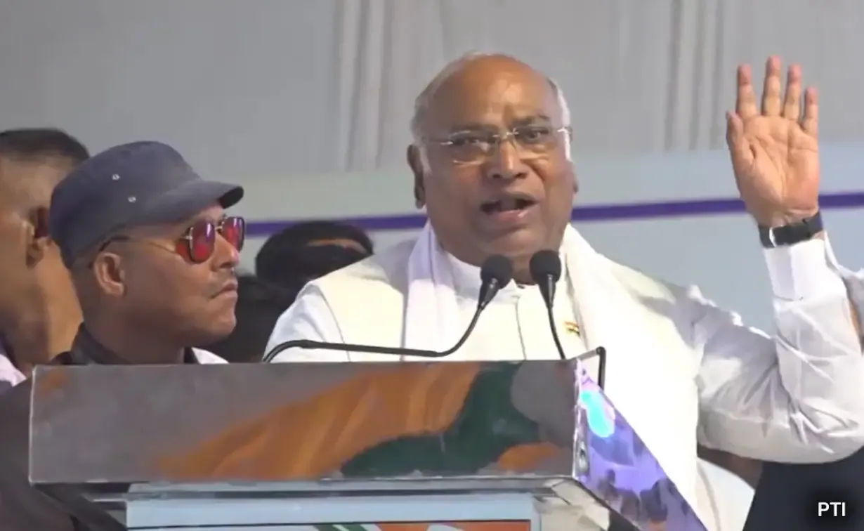 कांग्रेस में सब मिलकर चुनाव लड़ते हैं लेकिन ‘कैप्टन’ एक ही होता है: मल्लिकार्जुन खरगे