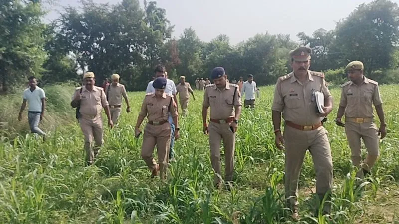 Auraiya Murder : महिला व युवक की ईंट से कुचलकर हत्या, दो हत्याओं से फैली सनसनी, पुलिस बोली- जल्द होगा खुलासा