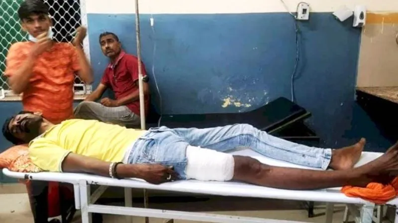 Banda Crime: पेशी से लौट रहे सजायाफ्ता को मारी गोली, खून से लथपथ होकर तड़पता रहा, परिजन लेकर गए अस्पताल