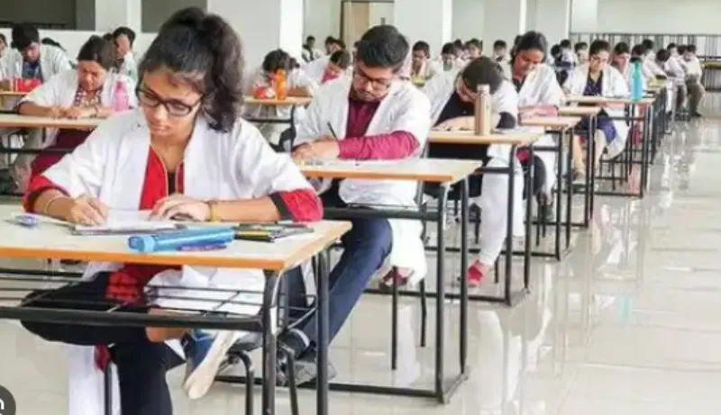 देहरादून: 10 कॉलेजों को राष्ट्रीय भारतीय चिकित्सा प्रणाली आयोग की ओर से अभी तक मान्यता न मिलने से आयुष यूजी काउंसलिंग अटकी