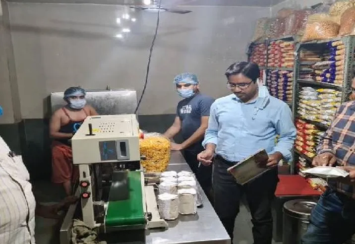 बरेली: कबाब और आइसस्क्रीम सहित 56 खाद्य पदार्थों के सैंपल फेल