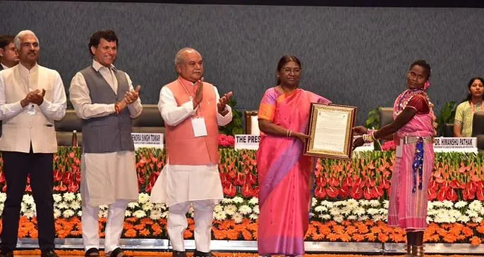 राष्ट्रपति ने डिंडोरी की कृषक लहरी बाई को किया सम्मानित, किया 'पादप जीनोम संरक्षक किसान सम्मान' प्रदान