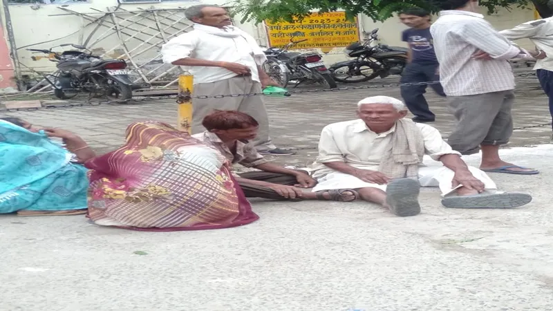 इटावा में दर्दनाक हादसा: बेकाबू कार की टक्कर से मासूम बच्चों की मौत, मां घायल