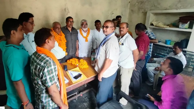 अयोध्या: नियमित कर्मियों की समस्याओं का हो निराकरण, बंद हो आउटसोर्स की कटौती 