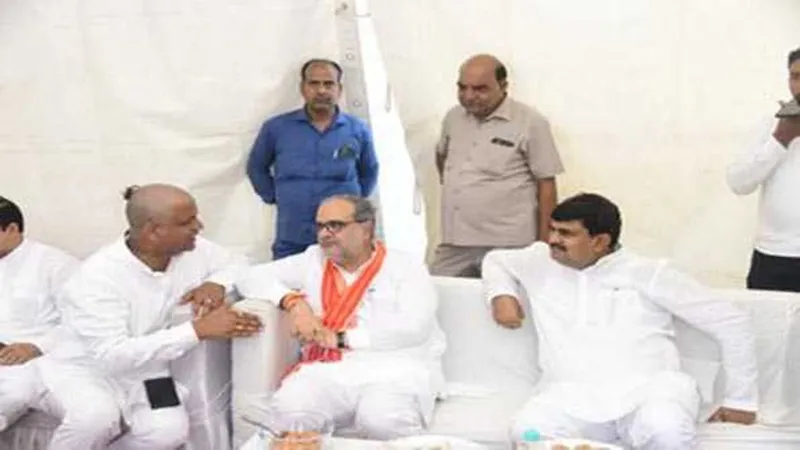 देवरिया में बोले भूपेन्द्र चौधरी- सरकार की उपलब्धियों पर लोकसभा का चुनाव लड़ेंगे  