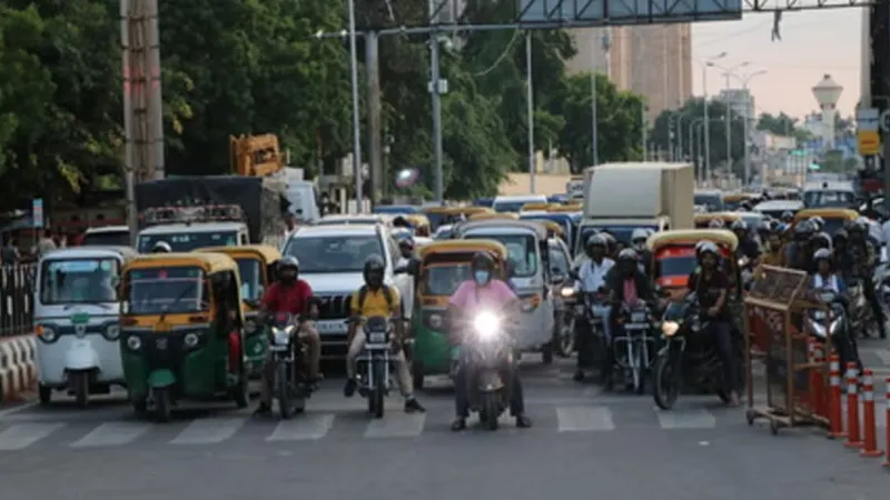 लखनऊ: ट्रैफिक का दबाव देख भांप जाएगा सिग्नल, देर तक देगा रास्ता