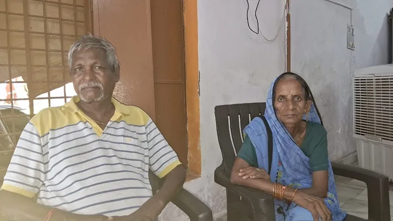 अंतर्राष्ट्रीय वृद्ध दिवस: उम्र 55, दिल बचपन, बेटे-बहू ने मुंह मोड़ा तो पहुंचे वृद्धाश्रम