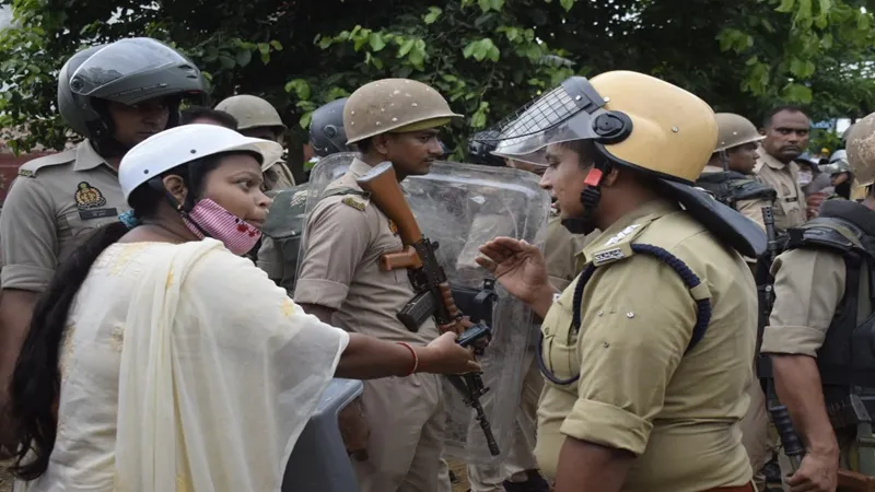 आगरा: राधा स्वामी सत्संग सभा की याचिका पर हुई सुनवाई, हाईकोर्ट ने 5 अक्टूबर तक प्रशासनिक कार्रवाई पर लगाई रोक 