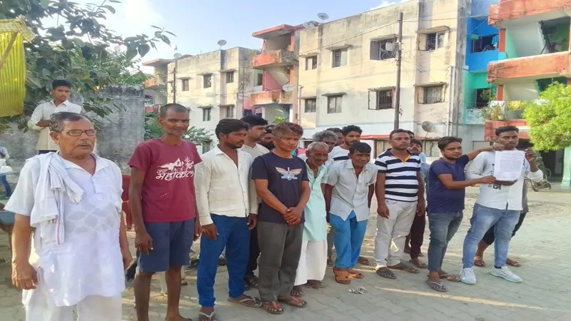 हरदोई: साहब...पुलिस वाले हफ्ता वसूली का बना रहे दबाव! बहन-बेटियों से करते हैं छेड़छाड़, कांशीराम कालोनी के लोगों ने लगाया आरोप