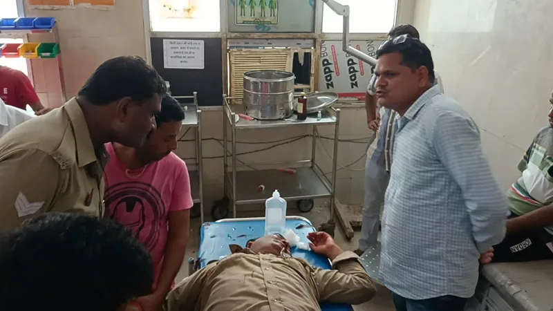 बहराइच: सड़क हादसों में दीवान और दंपती समेत चार घायल