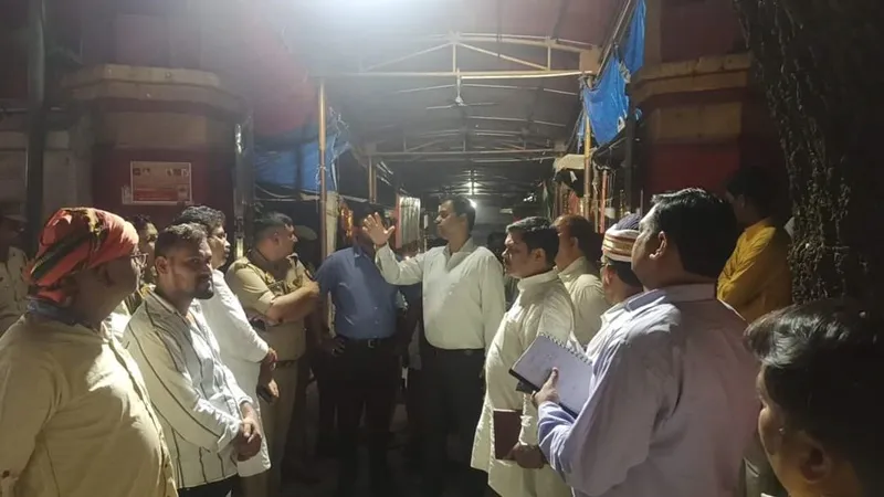 सीतापुर: सीएम योगी के संभावित दौरे को लेकर डीएम-एसपी ने लिया जायजा