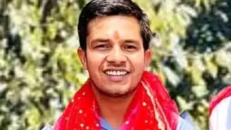 खुलासा! बाहर गेट पर खड़ी थी गर्लफ्रेंड, विधायक के सरकारी आवास में युवक ने कर ली खुदकुशी, जानें मामला 