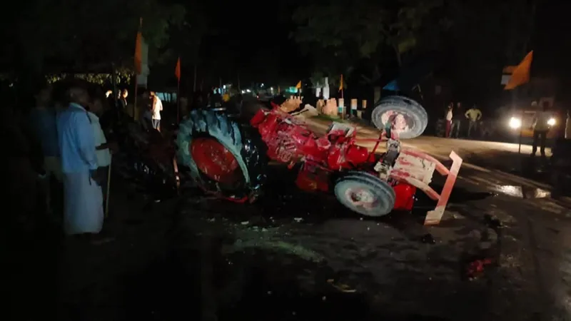 प्रतापगढ़: दो ट्रैक्टरों में हुई जोरदार भिड़ंत, चार मजदूरों की हालत गंभीर