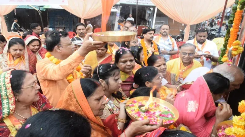 प्रतापगढ़: हरियाणा से जनकल्याण रथ ज्योति यात्रा पहुंची बेल्हा, कुलदेवी के पूजन को उमड़ा अग्रवाल समाज