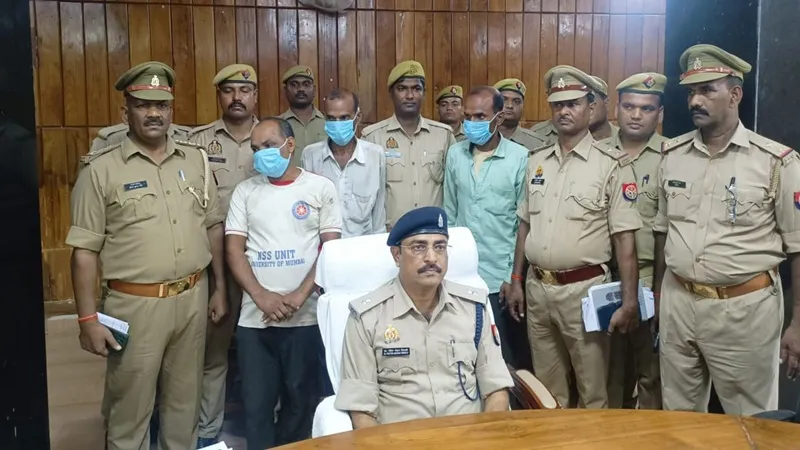 बहराइच पुलिस ने तीन चोरों को किया गिरफ्तार, चोरी का माल बरामद 