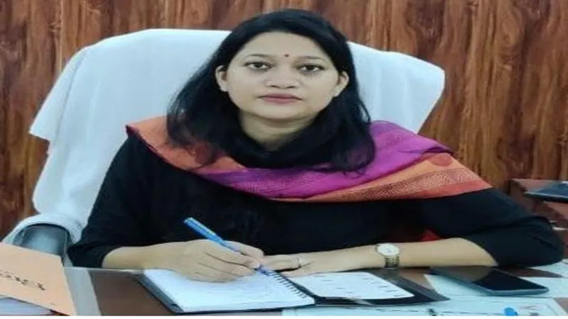 UP IAS Transfer: रायबरेली की नई डीएम बनीं हर्षिता माथुर
