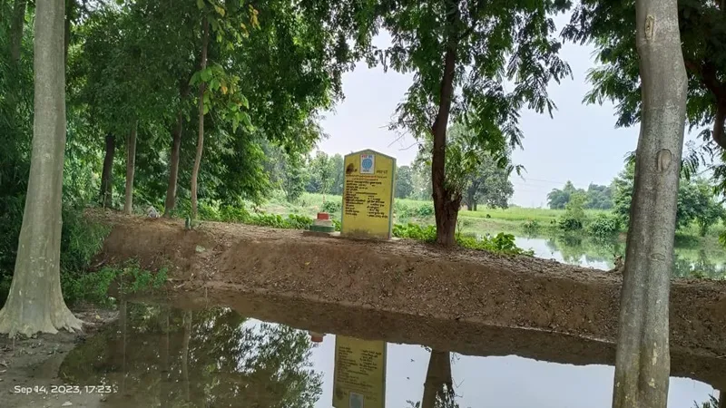 अयोध्या: दो साल में बना केवल एक अमृत सरोवर, 21 फंसे पड़े 